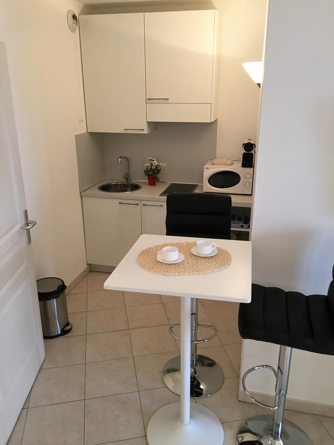 Studio Or One Bedroom Avenue De La Plage Roquebrune-Cap-Martin Exterior foto