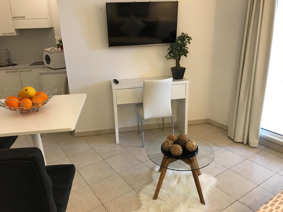 Studio Or One Bedroom Avenue De La Plage Roquebrune-Cap-Martin Exterior foto